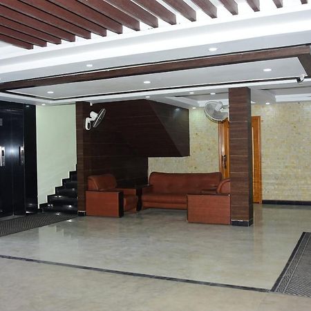 Hotel Krishna Residency Majiladuthuráj Kültér fotó