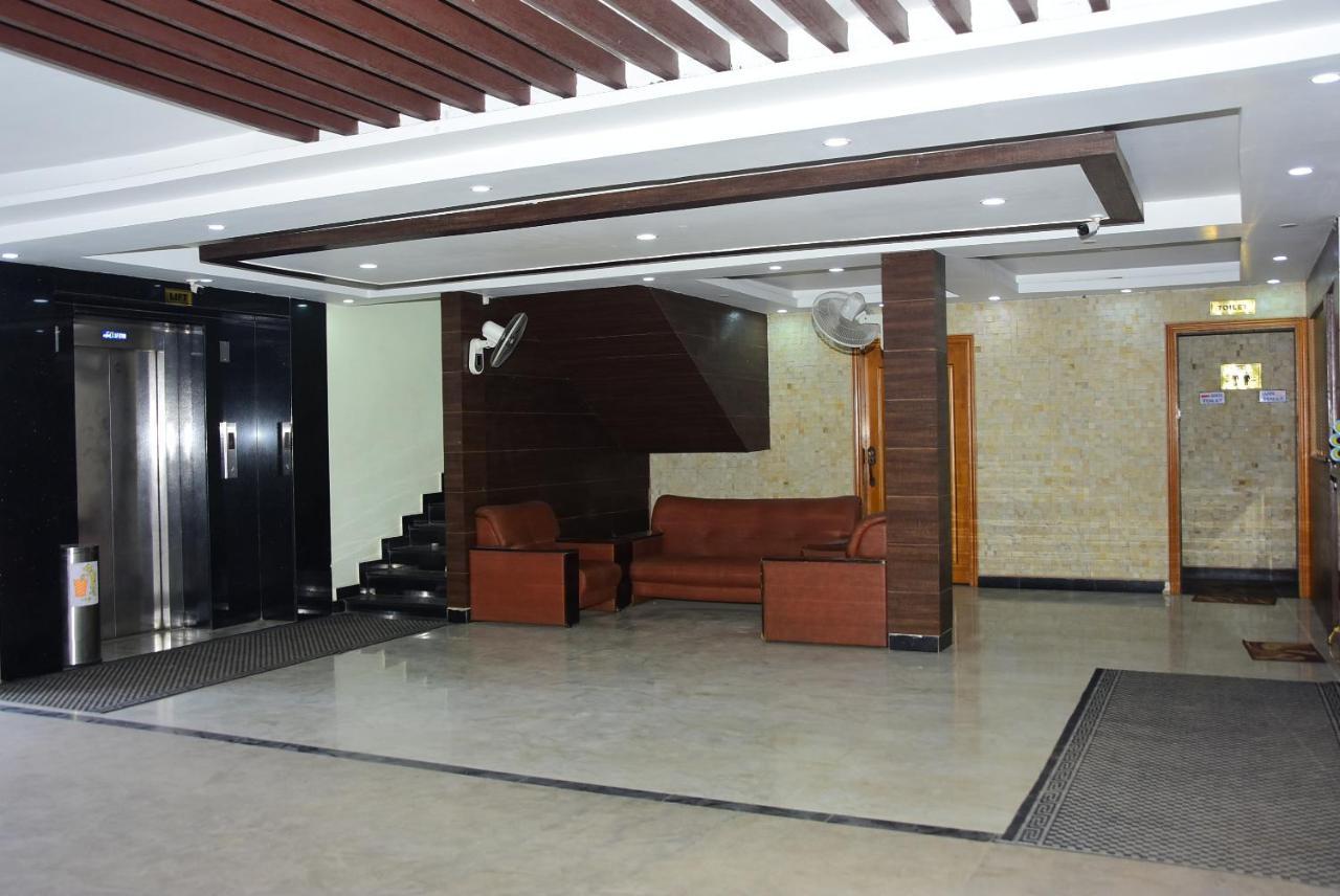 Hotel Krishna Residency Majiladuthuráj Kültér fotó